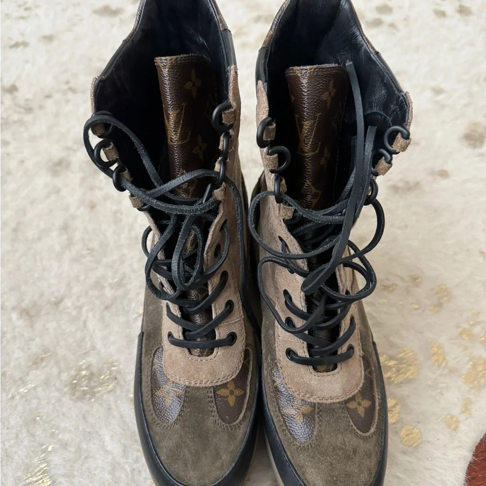 Laureate Platform Desert Boot - Picture 4 of 13